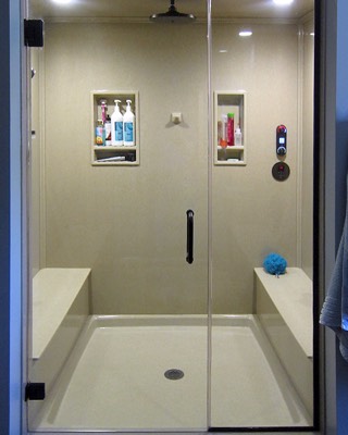 Walk in shower with double bench seats